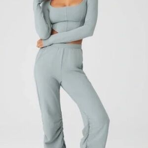 Soft Scult Alo Ruched Pants- S-